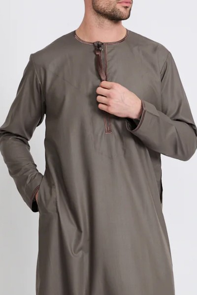(MOQ 6 PCS) Akram Men's Thobe