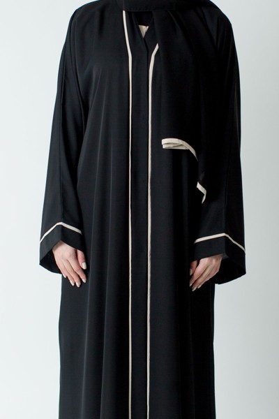 Classic Cut Black Abaya