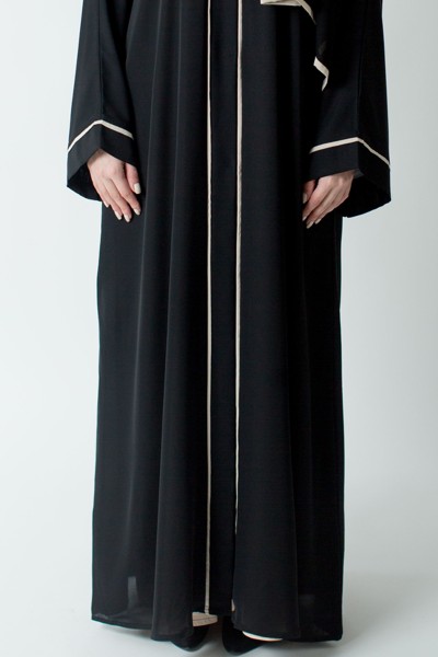 Classic Cut Black Abaya